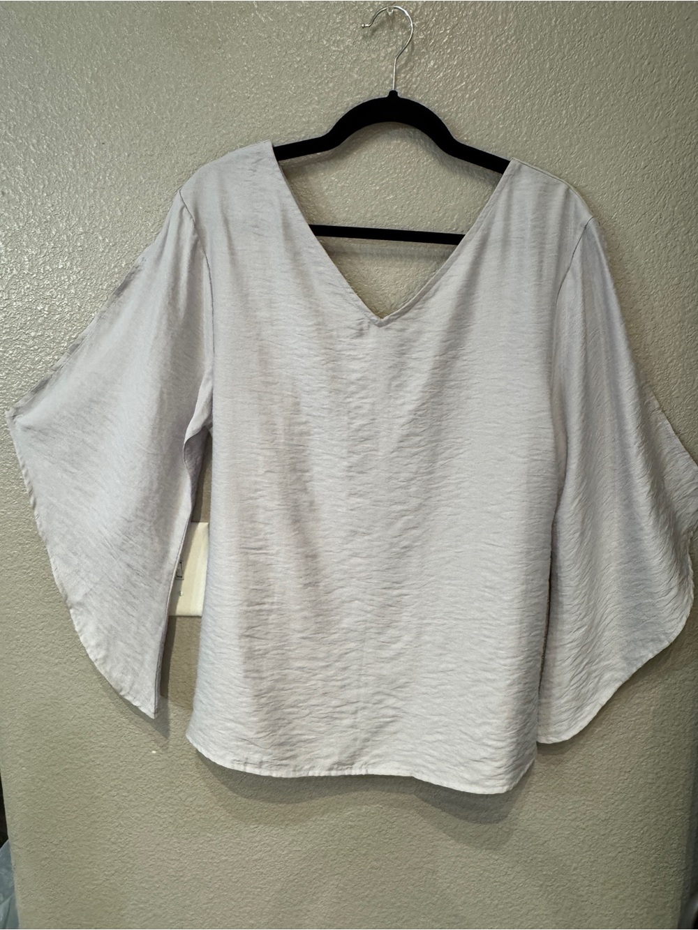 Mai Soli Light Gray Open Back Bow Detail Kimono Sleeve Blouse